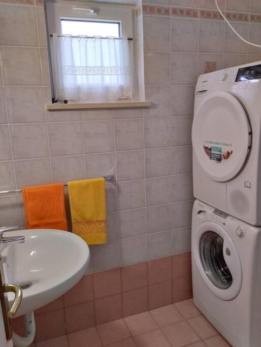 Apartma Oljka Pomjan Šmarje Εξωτερικό φωτογραφία
